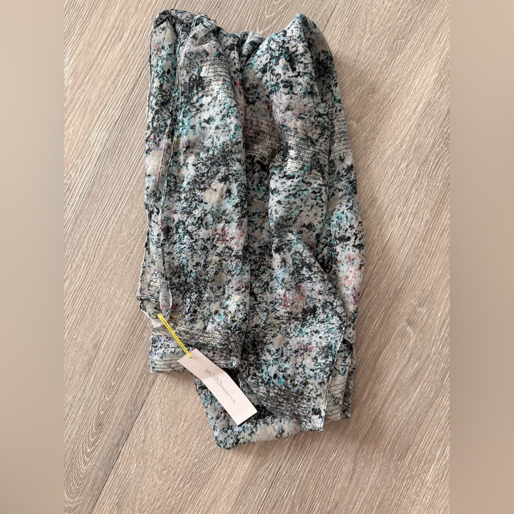 🔥$10 FINAL PRICE🔥 BCBGeneration Abstract Multicolor Scarf